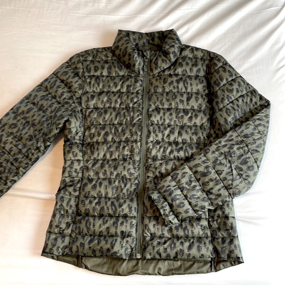 Light weight puffer jacket